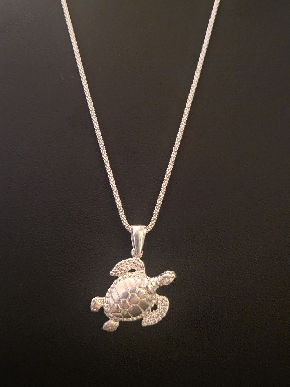 Silver Sea Turtle Pendant Necklace - Silver Reptile Jewelry 18 Inches